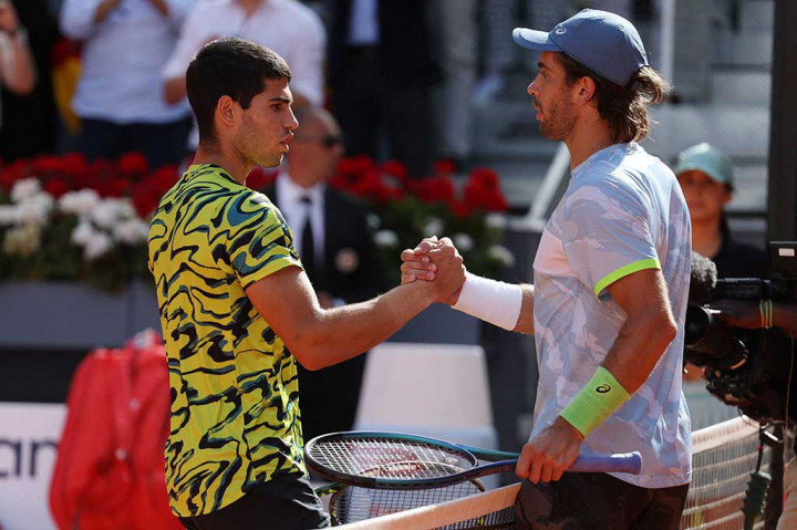 Petenis nomor dua dunia itu dalam performa terbaiknya saat mengalahkan petenis Kroasia Coric dengan skor 6-4, 6-3.