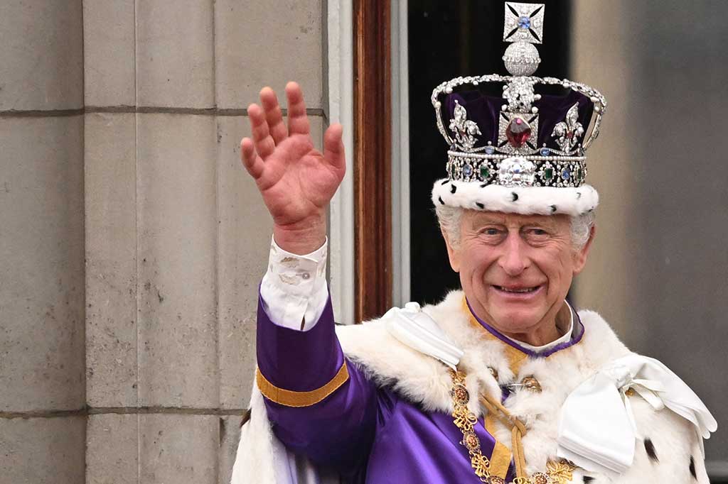 Charles III, Sabtu, 6 Mei 2023 akhirnya menemui takdirnya setelah seumur hidup sebagai pewaris mendiang ibunya Ratu Elizabeth II, saat ia secara resmi dinobatkan sebagai raja dalam penobatan pertama di Inggris sejak 1953.