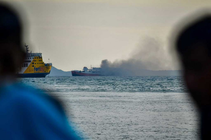 Kapal Feri KMP Royce 1 milik PT. DlB terbakar saat berlayar dari Pelabuhan Merak, Banten, menuju Bakauheni, Lampung, Sabtu, 6 Mei 2023 pukul 15.08 WIB.  Namun, pada Pukul 17.30 WIB kebakaran kapal feri tersebut sudah berhasil dipadamkan oleh tim gabungan.  