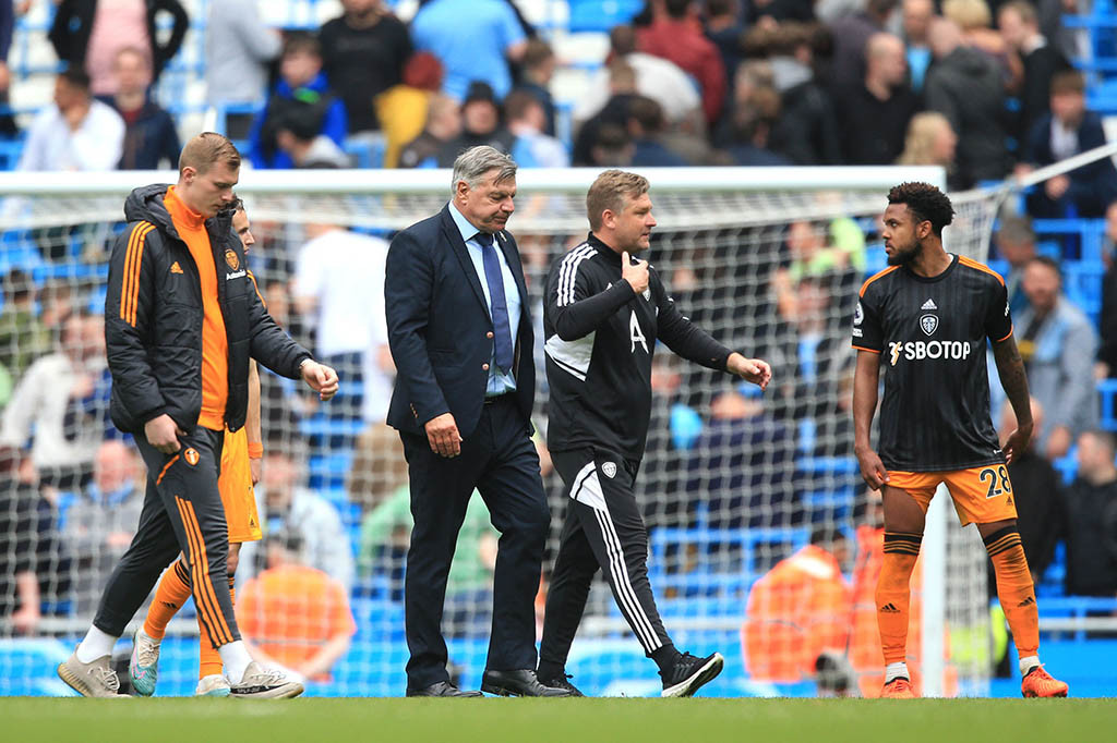 Pertandingan berakhir dengan kemenangan 2-1 Manchester City atas Leeds United.