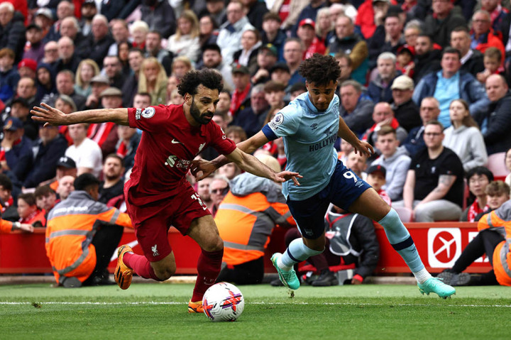 Liverpool menang tipis 1-0 saat menjamu Brentford dalam matchday ke-35 di Anfield pada Sabtu, 6 Mei 2023 malam WIB dan gol kemenangan The Reds dicetak oleh Mohamed Salah.