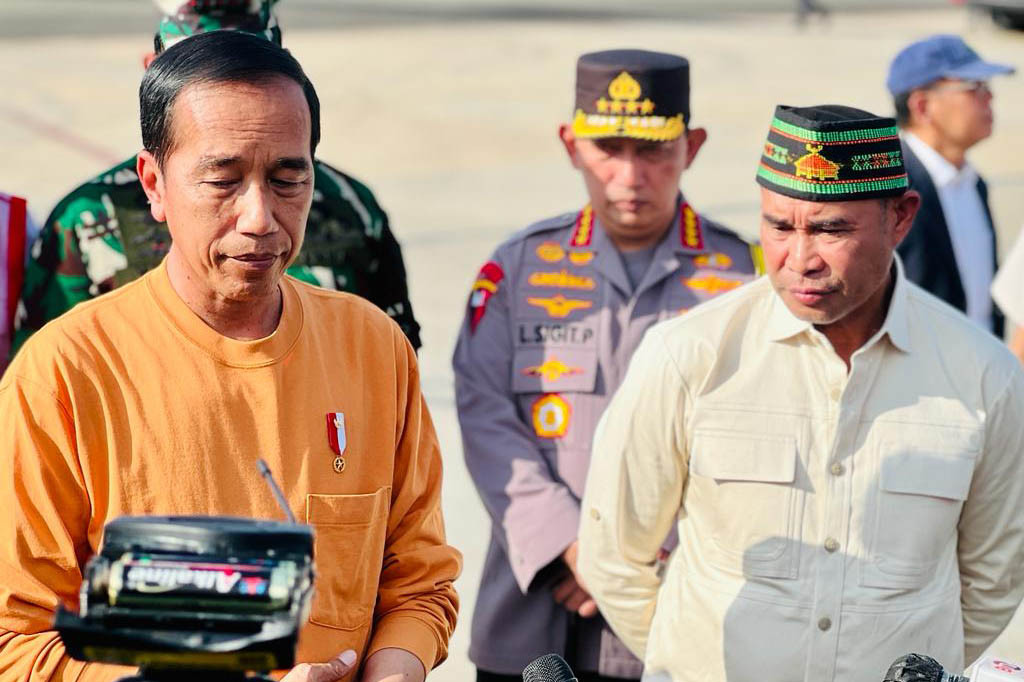Lebih lanjut, Presiden Jokowi menginginkan ASEAN tetap terbuka dan bisa bekerja sama dengan negara mana pun. Dengan demikian, setiap masalah bisa diselesaikan dengan pendekatan dialog, termasuk dalam isu Myanmar yang juga akan menjadi salah satu poin pembahasan para pemimpin ASEAN pada KTT ke-42 ini.