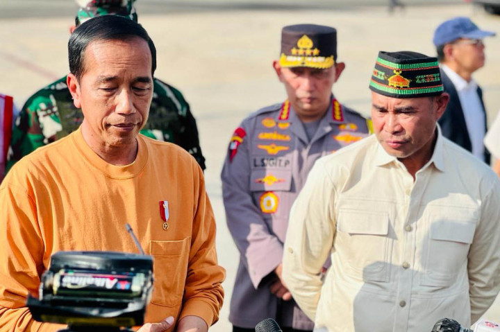 Lebih lanjut, Presiden Jokowi menginginkan ASEAN tetap terbuka dan bisa bekerja sama dengan negara mana pun. Dengan demikian, setiap masalah bisa diselesaikan dengan pendekatan dialog, termasuk dalam isu Myanmar yang juga akan menjadi salah satu poin pembahasan para pemimpin ASEAN pada KTT ke-42 ini.