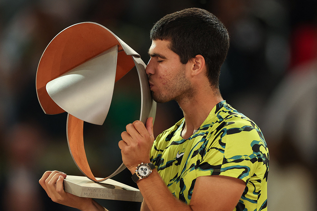 Petenis berusia 20 tahun itu mengalami kesulitan ketika melawan petenis asal Jerman tersebut. Namun, akhirnya Alcaraz menjadi petenis termuda setelah Rafael Nadal pada 2006 yang berhasil mempertahankan gelar ATP Masters 1000.