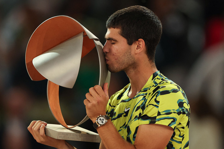 Petenis berusia 20 tahun itu mengalami kesulitan ketika melawan petenis asal Jerman tersebut. Namun, akhirnya Alcaraz menjadi petenis termuda setelah Rafael Nadal pada 2006 yang berhasil mempertahankan gelar ATP Masters 1000.