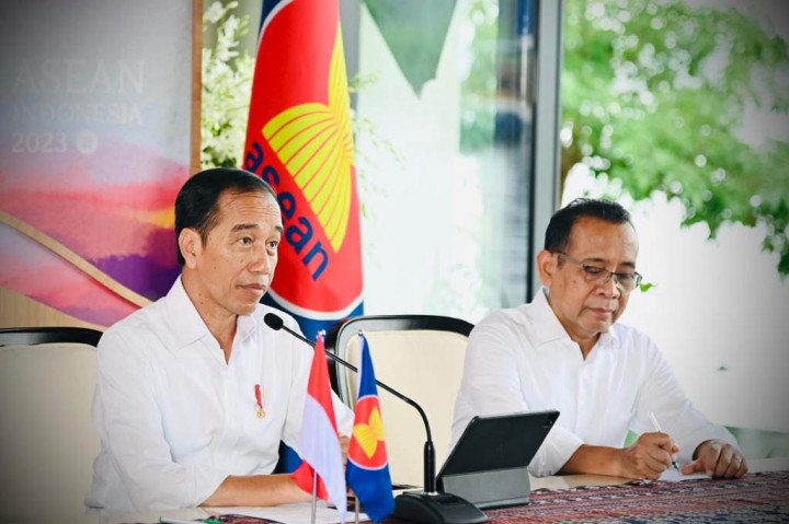 Lebih jauh, Presiden menjelaskan urgensi pembahasan soal perdagangan manusia adalah karena rakyat ASEAN merupakan korbannya dan sebagian besarnya merupakan warga negara Indonesia (WNI). Mereka umumnya terkena penipuan secara daring atau online scams.