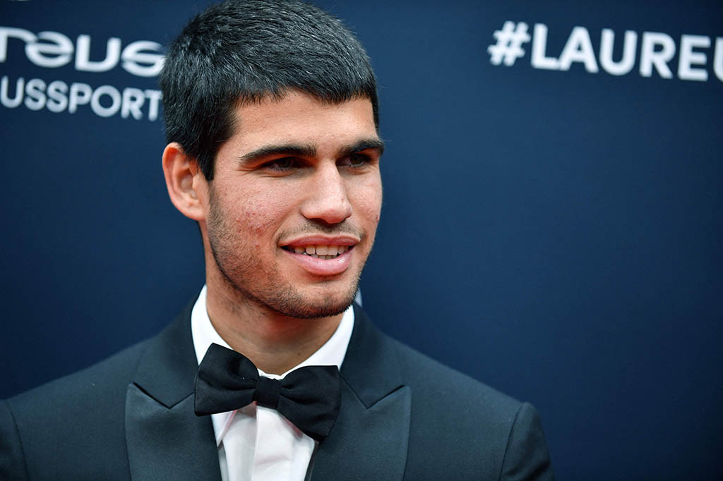 Dia mengangkat trofi turnamen major perdananya di US Open dan menjadi petenis nomor 1 dunia termuda dalam sejarah Peringkat ATP sejak 1973, menurut laman ATP.