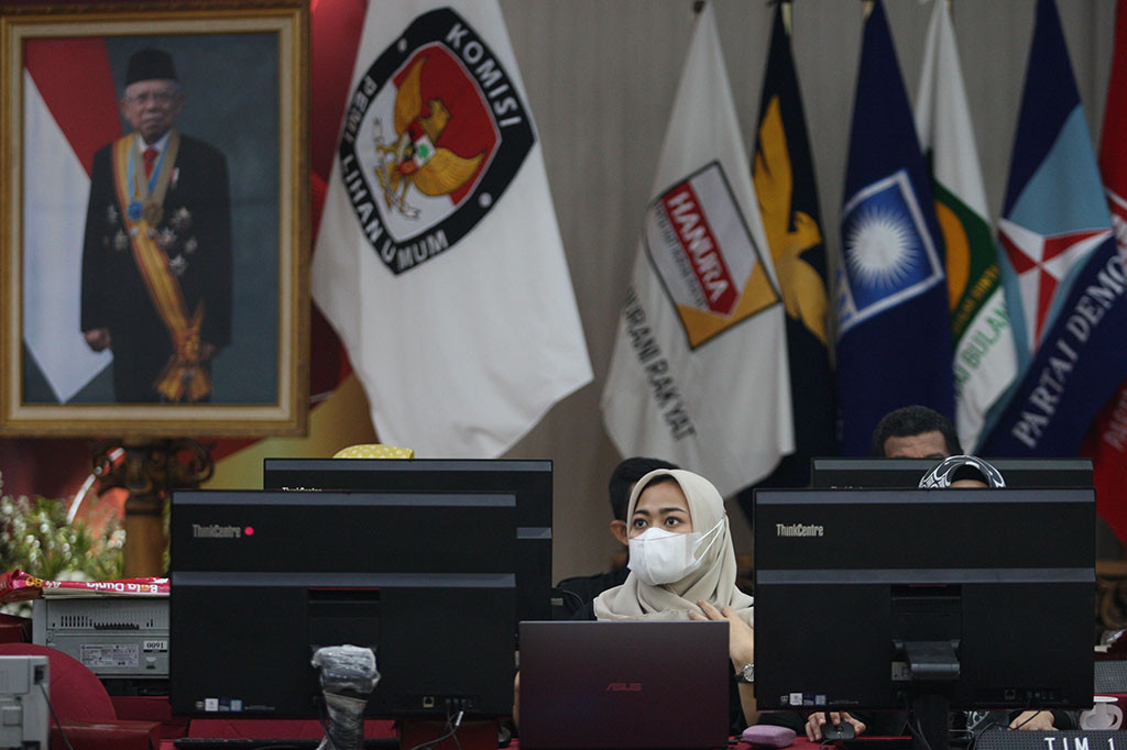 Sebelumnya, Pasal 8 ayat (2) PKPU Nomor 10 Tahun 2023 itu mengatur bahwa jika dalam penghitungan 30 persen bakal calon perempuan di setiap dapil menghasilkan angka pecahan dengan dua tempat desimal di belakang koma bernilai kurang dari 50 (lima puluh), maka hasil penghitungan dilakukan pembulatan ke bawah.