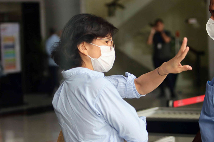 Grace tiba di Gedung Merah Putih KPK, Jakarta, pukul 10.04 WIB dan selesai diperiksa pukul 13.27 WIB. Namun, Grace enggan berkomentarkepada awak media saat dikonfirmasi soal pemeriksaannya maupun hubungannya dengan tersangka Rafael Alun Trisambodo.