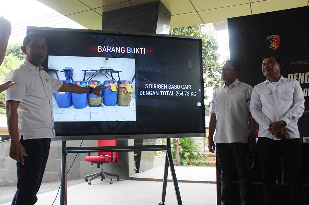 Kepolisian Negara Republik Indonesia (Polri) memasifkan operasi gabungan antara Direktorat Tindak Pidana Narkoba Bareskrim Polri dengan jajaran Polda untuk mencegah dan memberantas peredaran gelap narkoba dari Sabang sampai Merauke.