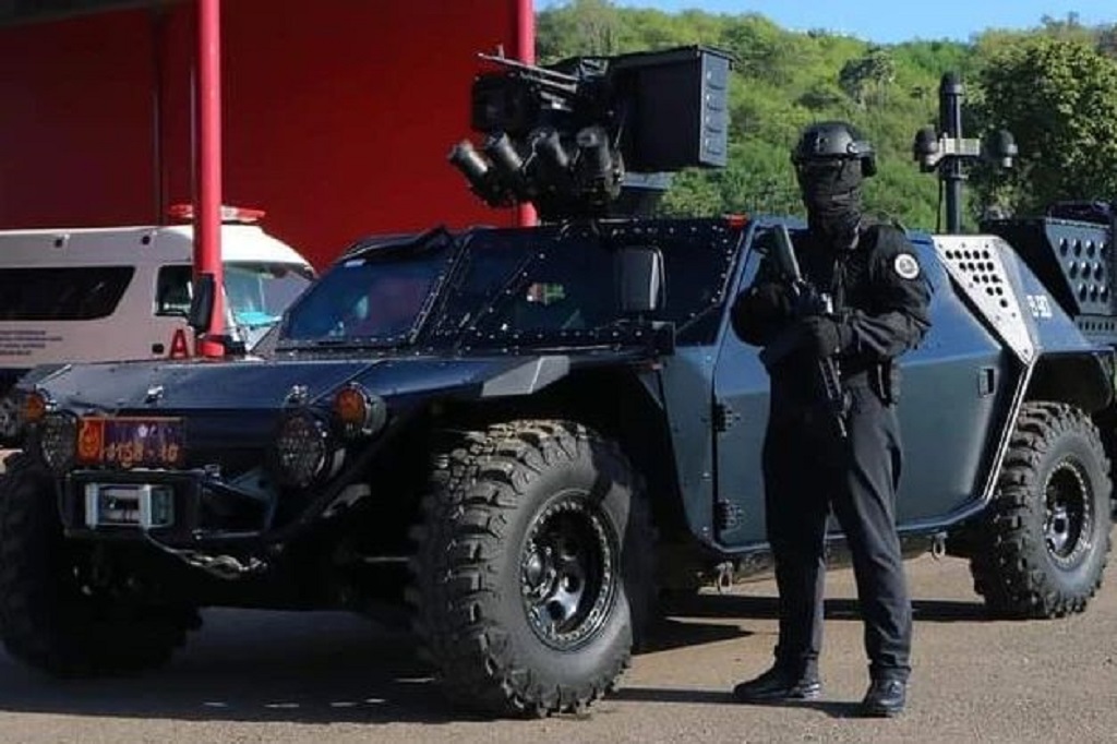 Sebanyak 15 Prajurit Pasukan elite TNI Angkatan Udara Sat Bravo 90 Kopasgat dipimpin Kapten Pas Rano yang tergabung dalam Komando Gabungan Terpadu Pengamanan VVIP TNI melakukan pengamanan di area bandara Komodo dan helipad, Labuan Bajo, Nusa Tenggara Timur. Kamis, 11 Mei 2023.
