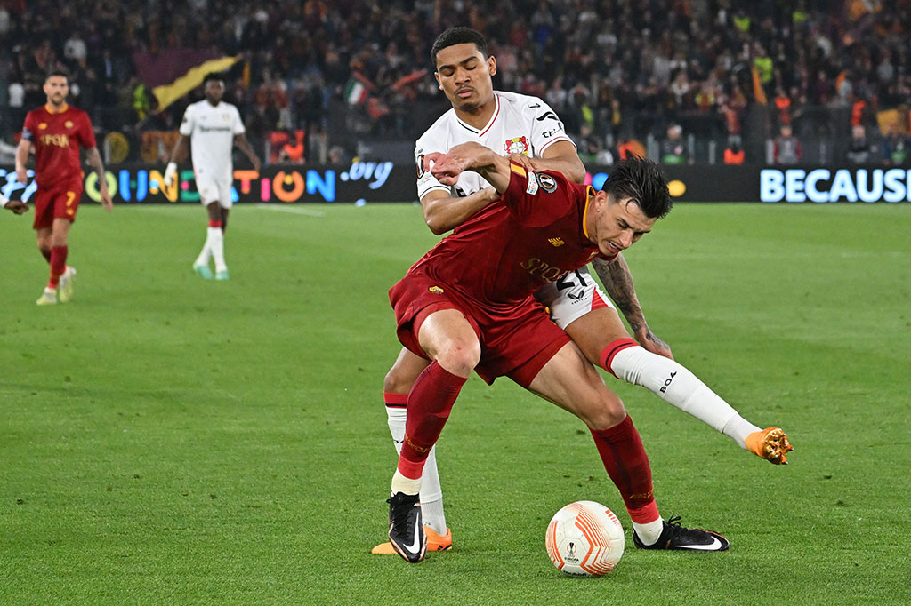 Leverkusen hampir menyamakan kedudukan pada menit ke-87, tetapi Roger Ibanez membuang bola sebelum melewati garis gawang. AS Roma berhasil mempertahankan keunggulan 1-0 mereka hingga pertandingan selesai.