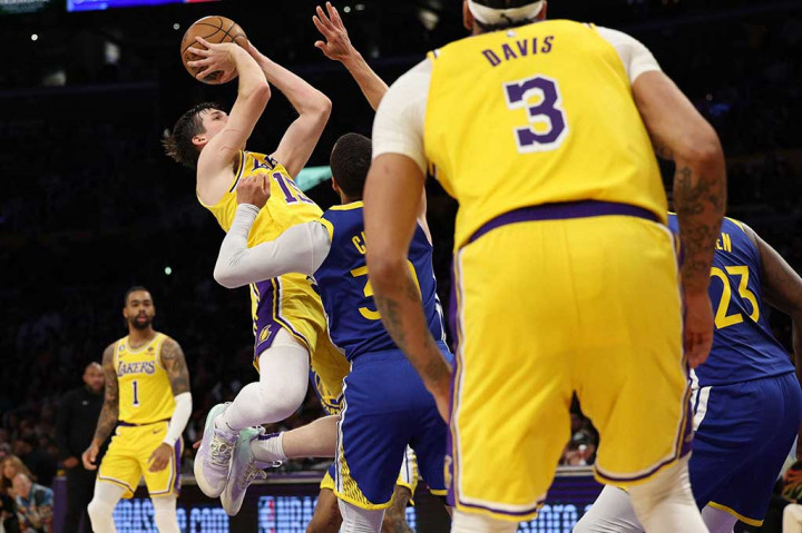 Anthony Reaves menambahkan 23 poin, D'Angelo Russel 19 poin, dan Loonie Walker IV 13 poin.