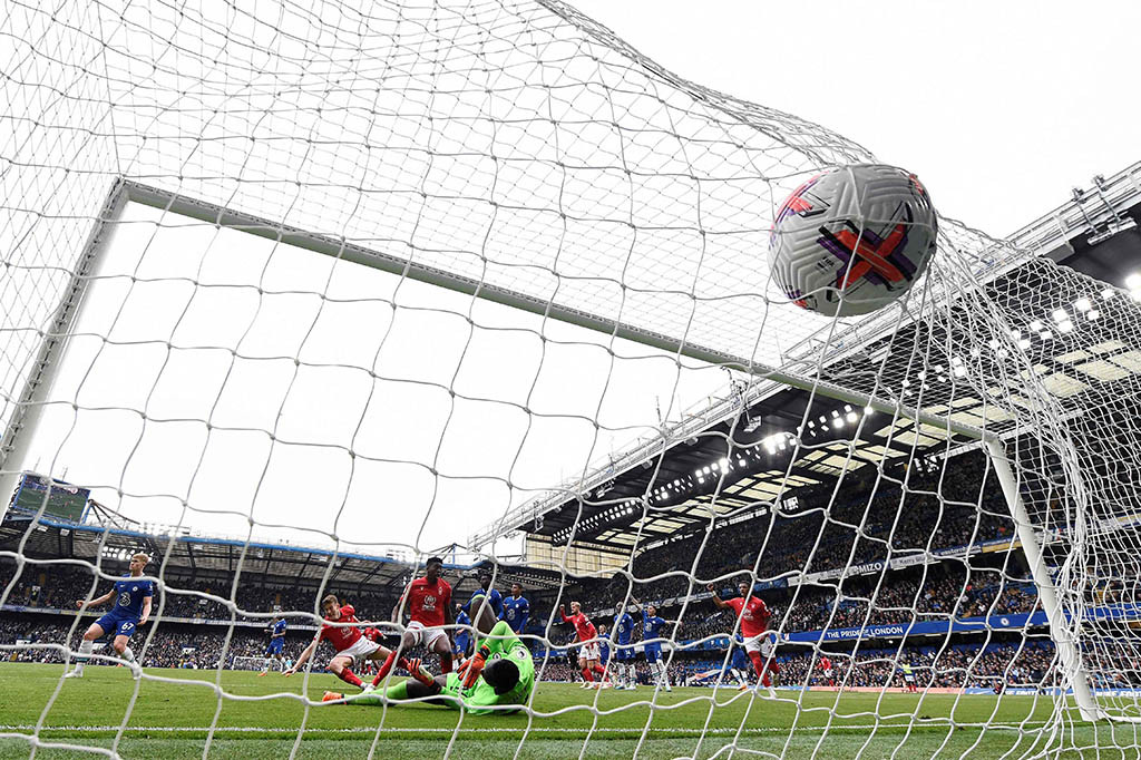 Berselang empat menit, Nottingham mampu menyamakan kedudukan usai Awoniyi membobol gawang Chelsea setelah memanfaatkan umpan Orel Mangala sehingga skor berubah menjadi 2-2.