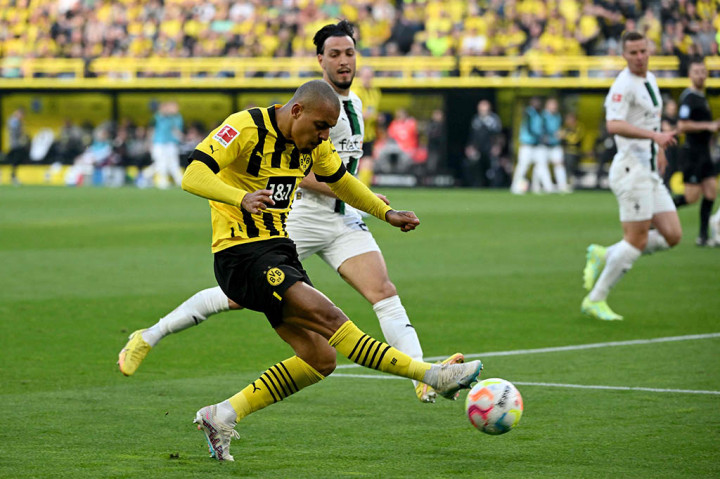 Selanjutnya pada babak kedua Monchengladbach secara perlahan mampu bangkit dan memiliki peluang emas usai mendapatkan hadiah tendangan penalti setelah Giovanni Reyna melanggar Ramy Bensebaini di kotak terlarang.