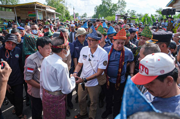 Hal itu mendapat komentar pedas dari Menteri Pariwisata dan Ekonomi Kreatif (Menparekraf) Sandiaga Salahuddin Uno yang saat itu mengunjungi desa wisata Sungsang IV tersebut.