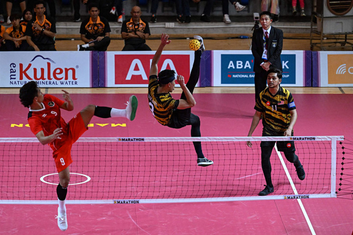 Hasil tersebut merupakan emas kedua yang disumbangkan tim sepak takraw untuk kontingen Indonesia setelah sebelumnya di nomor men's double team, kuartet Andi Try Sandi Saputra, Saiful Rijal, Jelki Ladada, dan Rusdi tampil sebagai yang terbaik dengan mengalahkan Myanmar di laga final.