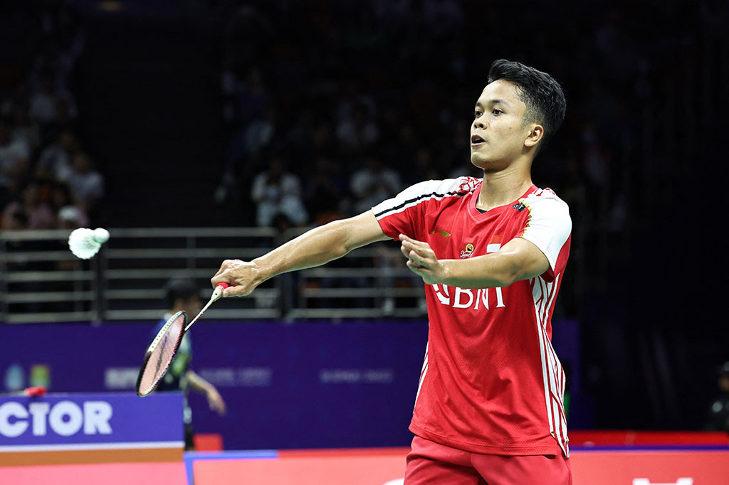 Pasangan Adnan Maulana/Nita Violina Marwah yang tampil pada partai pertama sukses membuka keunggulan setelah mengalahkan Adam Dong/Josephine Wu dengan kemenangan dua gim langsung 22-20, 21-15.
