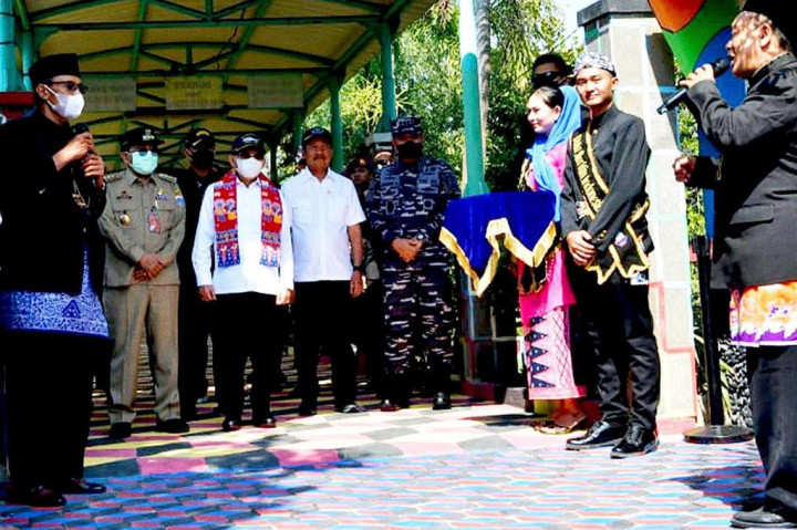 Kegiatan peresmian ini mengangkat tema 'Kampung Bahari Nusantara TNI AL Siap Mendukung Transformasi yang Inklusif dan Berkelanjutan Menuju Masyarakat Maritim yang Sejahtera'.