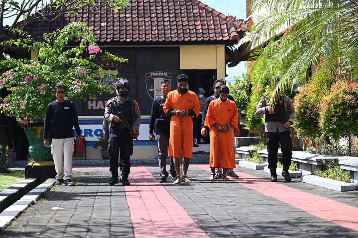 Polresta Denpasar mengungkap motif pembunuhan terhadap seorang warga Jakarta bernama Fitran Robby Firdaus (39) oleh dua orang warga negara asing (WNA) asal India karena kesalahpahaman dalam komunikasi.