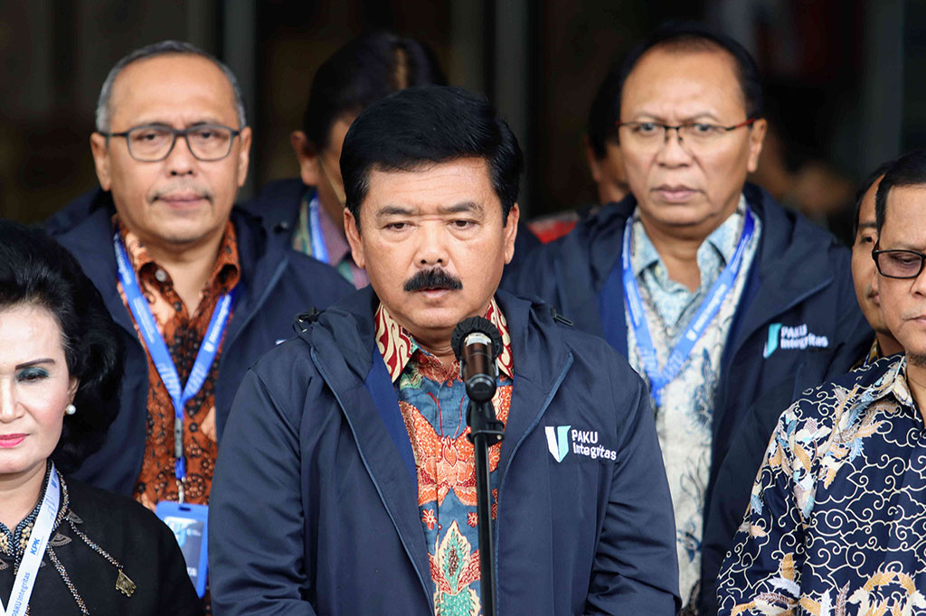 Menteri Agraria dan Tata Ruang/Kepala Badan Pertanahan Nasional (ATR/BPN) Hadi Tjahjanto menghargai upaya hukum yang dilakukan Komisi Pemberantasan Korupsi (KPK) menyelidiki mantan Kepala Badan Pertanahan Negara (BPN) Jakarta Timur Sudarman Harjasaputra.
