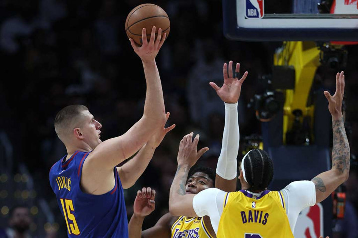 Jokic mencatatkan 34 poin, 21 rebound, dan 14 assist. Ini adalah triple-double keenam Jokic di babak playoff NBA musim 2022-2023. Jokic juga telah mengumpulkan 29 kali triple-double di musim reguler 2022-2023.