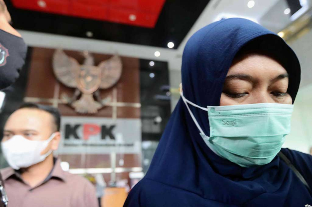 Wakil Gubernur Lampung Chusnunia Chalim bungkam usai diklarifikasi oleh Komisi Pemberantasan Korupsi (KPK) terkait Laporan Harta Kekayaan Penyelenggaraan Negara (LHKPN) miliknya, Rabu, 17 Mei 2023.