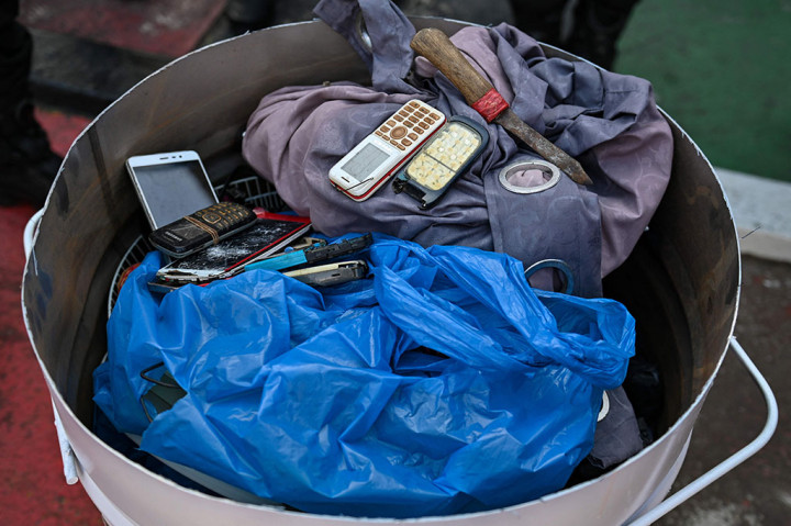 Pemusnahan berlangsung usai Apel Deklarasi Zero Halinar di Lapas Kelas IIA Banda Aceh di Aceh Besar, Rabu, 17 Mei 2023. Apel diikuti petugas lapas dan warga binaan Lapas Kelas IIA Banda Aceh.