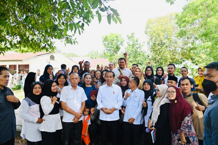 Saat meninjau SMK PPN 1, Presiden antara lain melihat pembibitan tanaman, utamanya kelapa sawit. Presiden menilai bibitnya sudah cukup baik, tetapi tempat pembibitannya memerlukan peningkatan agar para siswa bisa melihat langsung bagaimana proses bertani yang baik.