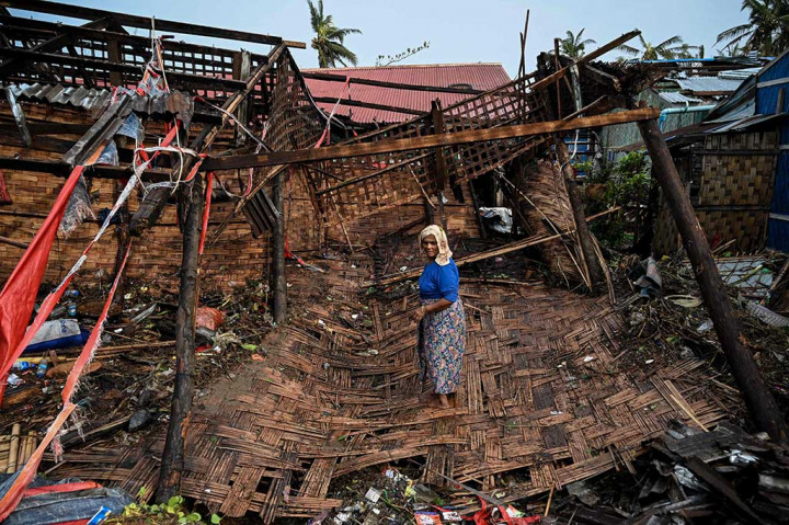 Menurut pernyataan dari Perserikatan Bangsa-Bangsa (PBB), ketinggian banjir akibat siklon itu telah meningkat menjadi 2,7 hingga 3 meter di daerah dataran rendah Arakan dan pantai Bangladesh.
