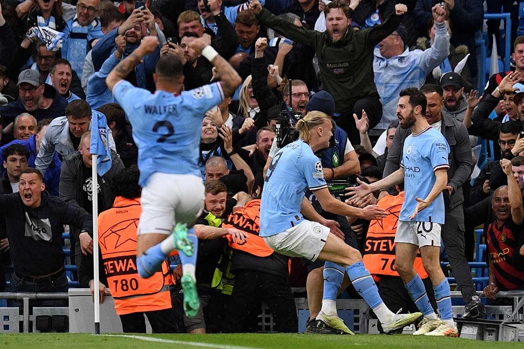 City menambah keunggulan mereka menjadi 2-0 pada menit ke-37. Jack Grealish memberikan bola ke Ilkay Gundogan yang masuk ke kotak penalti, dia kemudian melepaskan tendangan yang diblok Militao. Bola rebound kemudian disundul masuk ke gawang Madrid oleh Bernardo Silva. Babak pertama berakhir dengan skor 2-0.