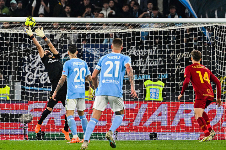 Tuan rumah kembali mengancam lewat tendangan Kerem Demirbay dari luar kotak penalti pada menit ke-20 dan 26. Namun, kedua percobaannya itu masih bisa diselamatkan kiper Rui Patricio. Babak pertama tuntas tanpa gol.