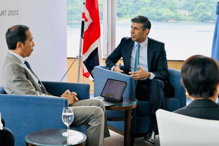 Kepala Negara juga mengapresiasi hibah sekitar USD11 juta yang diberikan Inggris untuk pengembangan transportasi berkelanjutan di beberapa kota Indonesia. 