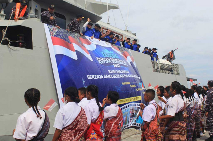 Bank Indonesia bersama TNI Angkatan Laut (AL) memulai Ekspedisi Rupiah Berdaulat (ERB) 2023 di lima pulau kecil di Nusa Tenggara Timur (NTT), Sabtu, 25 Mei 2023. Lima pulau tersebut yaitu Pulau Adonara, Solor, Lembata, Pantar, dan Alor.