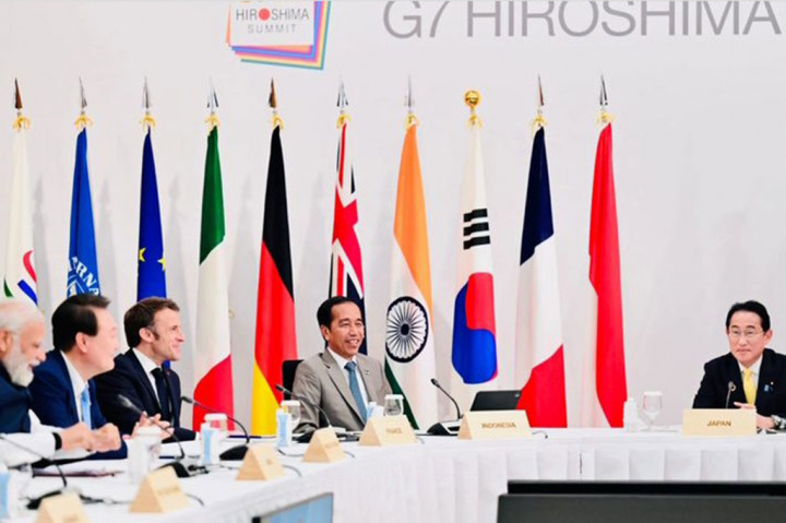 Menurut Presiden Jokowi, saat ini sudah bukan era di mana negara-negara global south hanya diberi ruang sebagai pengekspor komoditas bahan mentah, karena dunia sudah tidak berada pada masa kolonialisme. 