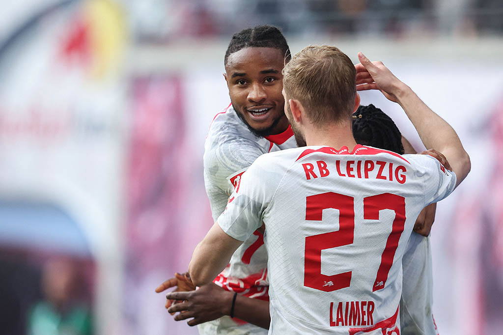 Leipzig kemudian menyamakan kedudukan pada menit ke-64. Konrad Laimer mencatatkan namanya di papan skor setelah menyambar bola rebound yang menjebol gawang Yann Sommer. Kedudukan menjadi 1-1.