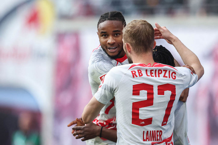Leipzig kemudian menyamakan kedudukan pada menit ke-64. Konrad Laimer mencatatkan namanya di papan skor setelah menyambar bola rebound yang menjebol gawang Yann Sommer. Kedudukan menjadi 1-1.
