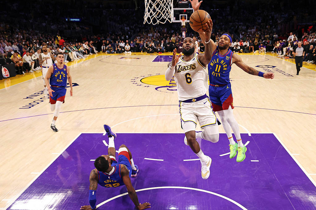 Denver Nuggets menjadi mimpi buruk bagi masyarakat Los Angeles dengan mengalahkan LA Lakers 108-119 di Crypto.com Arena LA, Minggu, 21 Mei 2023 WIB, dalam laga final NBA Wilayah Barat.