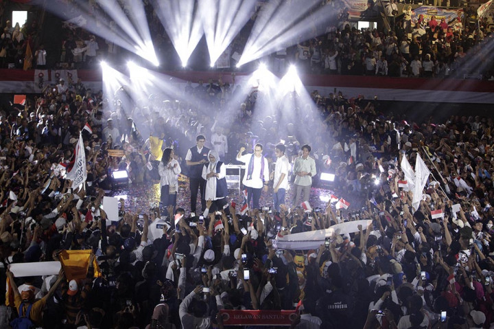 Bakal calon presiden Koalisi Perubahan untuk Indonesia, Anies Baswedan akan menyampaikan pidato politiknya dalam acara ini. Pidato politik Anies Baswedan kali ini bertema 'Perubahan untuk Keadilan Sosial'. Pidato politik ini bukan yang pertama disampaikan Anies di hadapan para relawan.