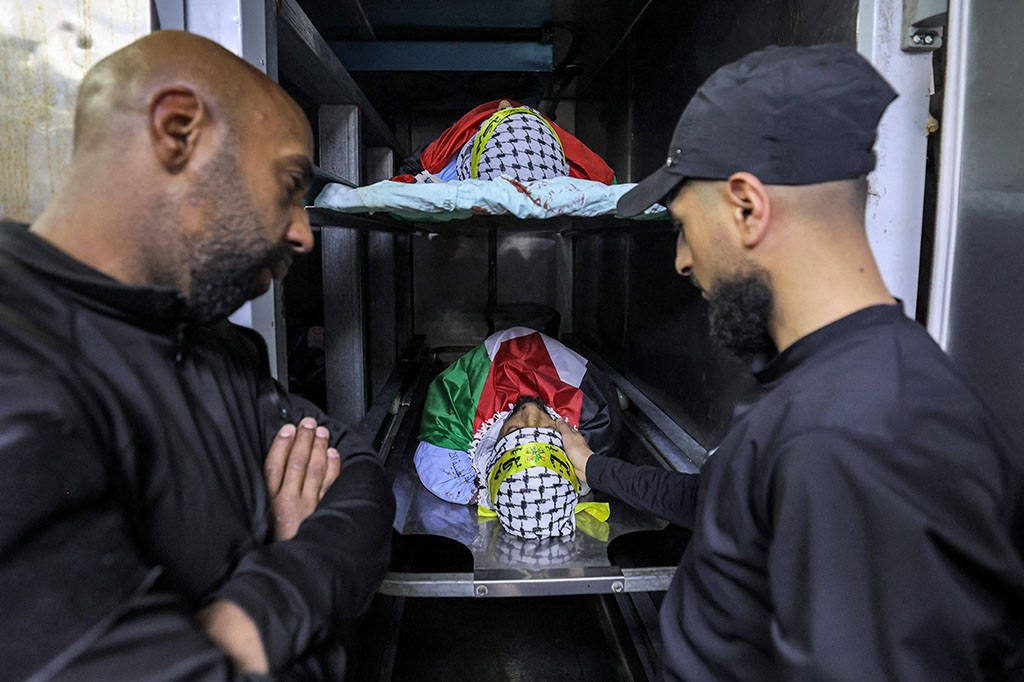 Dia mengatakan keheningan AS telah memberanikan Israel untuk meningkatkan serangan, menyerukan Washington untuk segera campur tangan untuk menghentikan kegilaan Israel yang akan menyeret wilayah itu ke arah ledakan.