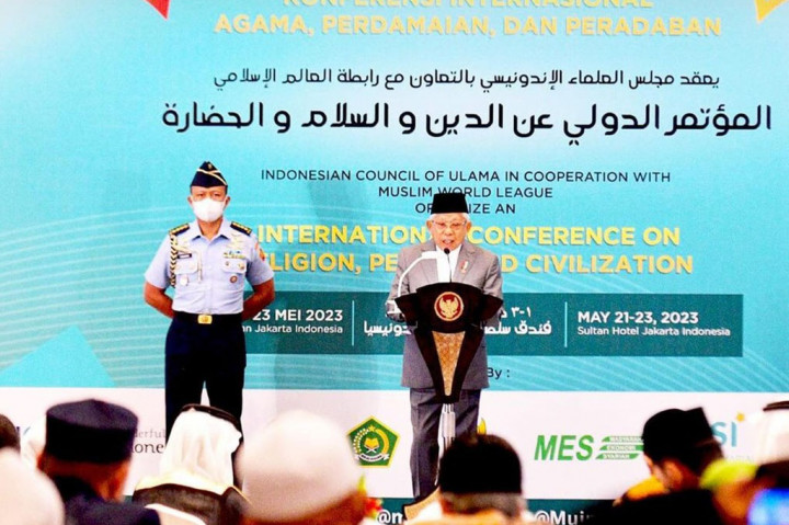 Ibarat dua sisi mata uang, potensi konflik dan perdamaian secara bersamaan dapat ditimbulkan atas nama agama. Untuk itu, saat membuka Konferensi Internasional 'Agama, Perdamaian, dan Peradaban', Wapres Ma'ruf Amin berharap peran penting tokoh agama dalam terwujudnya keadilan dan perdamaian.