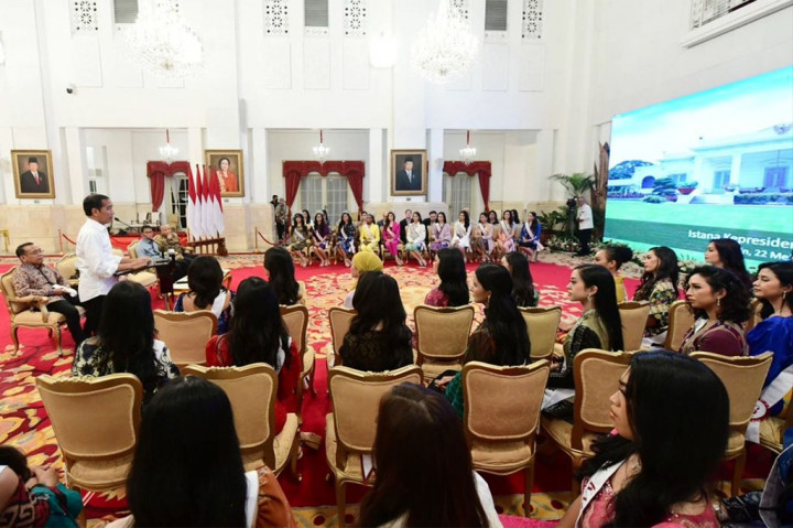 Presiden Joko Widodo meminta para finalis dan pemenang ajang Puteri Indonesia 2023 untuk turut berperan aktif serta berkontribusi dalam upaya memanfaatkan bonus demografi Indonesia yang diperkirakan terjadi 2030-2035.