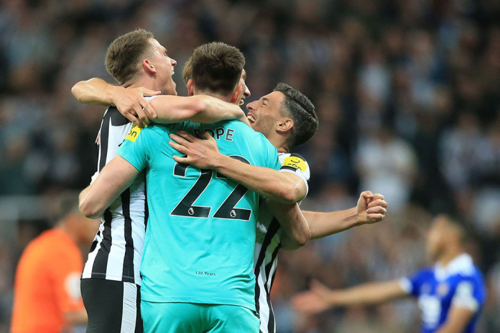 Tambahan waktu menit tidak cukup bagi kedua tim untuk mencetak gol. Laga Newcastle kontra Leicester City berakhir imbang tanpa gol. 