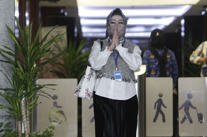 Komisi Pemberantasan Korupsi (KPK) kembali memanggil Sekretaris Daerah (Sekda) Provinsi Riau SF Hariyanto dan Kepala Dinas Kesehatan (Kadinkes) Lampung Reihana untuk memberikan klarifikasi Laporan Harta Kekayaan Penyelenggara Negara (LHKPN), Senin.