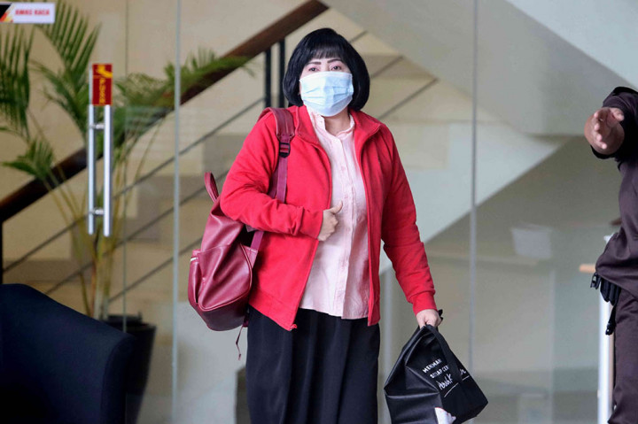 Mantan Kepala Seksi Peningkatan Kualitas Perumahan dan Kawasan Permukiman Suku Dinas Perumahan Rakyat dan Kawasan Permukiman Kota Jakarta Utara Selvy Mandagi bungkam usai dipanggil Komisi
Pemberantasan Korupsi untuk memberikan klarifikasi Laporan Harta Kekayaan Penyelenggaraan Negara.