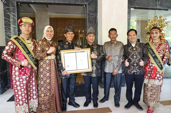 Pj Bupati Muba Apriyadi Mahmud, mengatakan atas diperolehnya Hak Cipta produk Gambo Muba merupakan rangkaian untuk memperluas pangsa pasar Gambo Muba yang saat ini juga telah menyasar ke mancanegara.