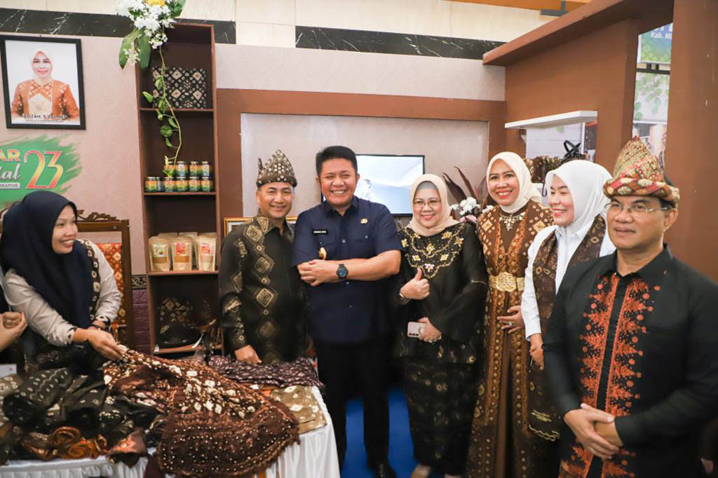 Ia mengatakan, Hak Cipta yang diberikan adalah hak eksklusif pencipta yang timbul secara otomatis berdasarkan prinsip deklaratif setelah suatu ciptaan diwujudkan dalam bentuk nyata tanpa mengurangi pembatasan sesuai dengan ketentuan peraturan perundang-undangan.