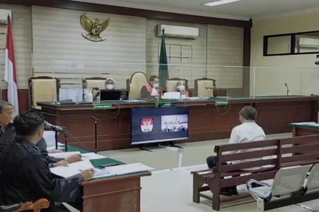 Wakil Ketua DPRD Jatim (nonaktif) Sahat Tua Simanjuntak didakwa pasal berlapis dalam sidang perdana di Pengadilan Tipikor Surabaya di Jalan Raya Juanda Kabupaten Sidoarjo, Selasa, 23 Mei 2023.