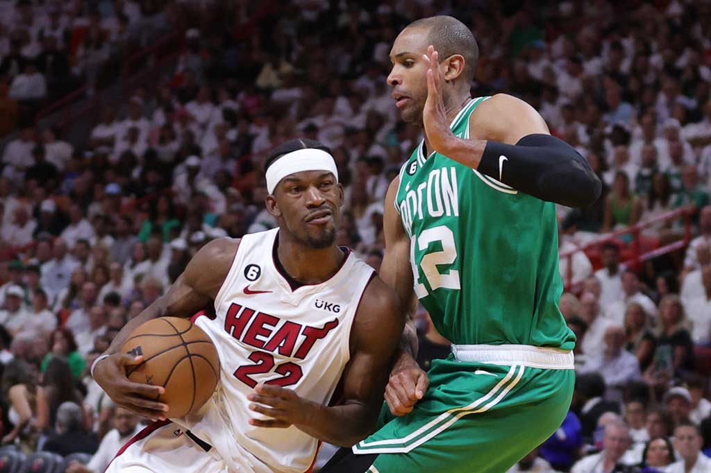 Sementara Jimmy Butler yang menjadi top skorer bagi Heat dengan 29 poin belum bisa membawa timnya melaju ke babak Final NBA melalui empat kemenangan beruntun.