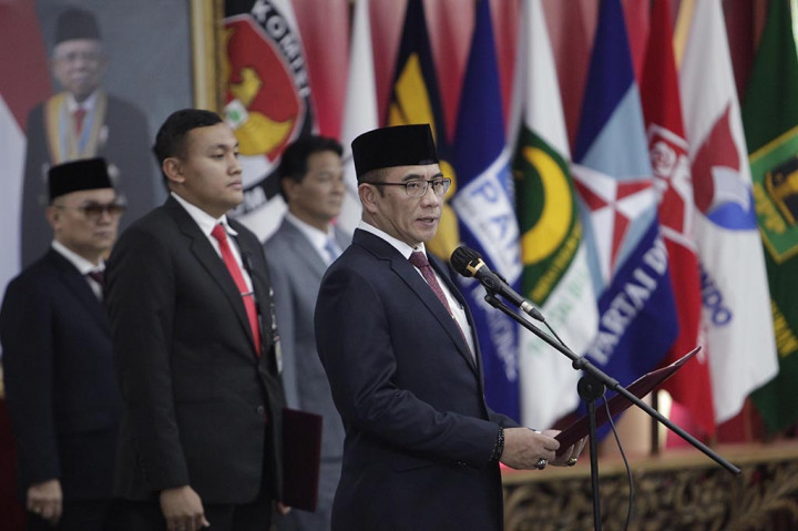 Komisi Pemilihan Umum (KPU) RI resmi melantik 106 anggota KPU dari 20 provinsi di Indonesia untuk periode 2023-2028.